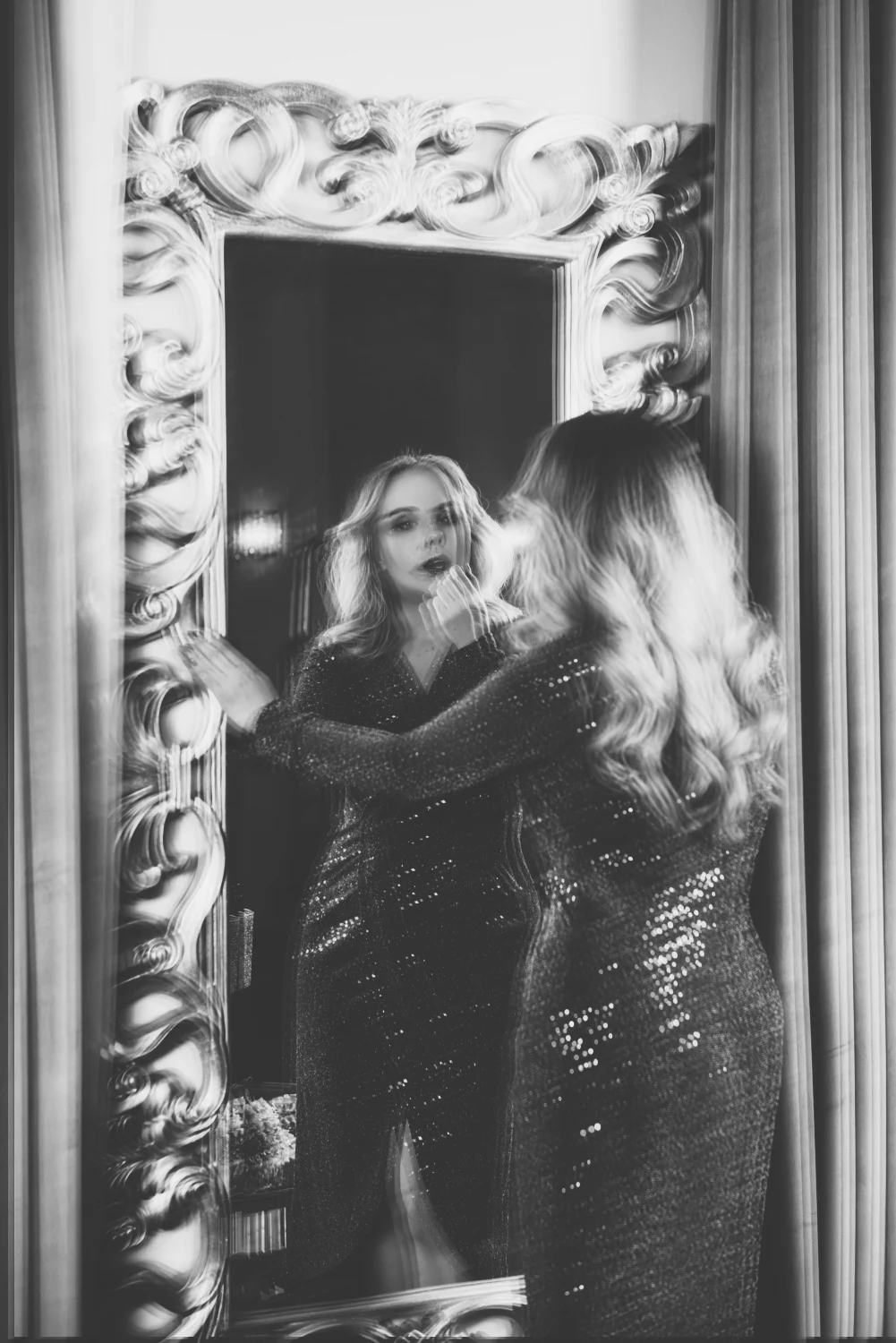 Exhibitionist — image 1